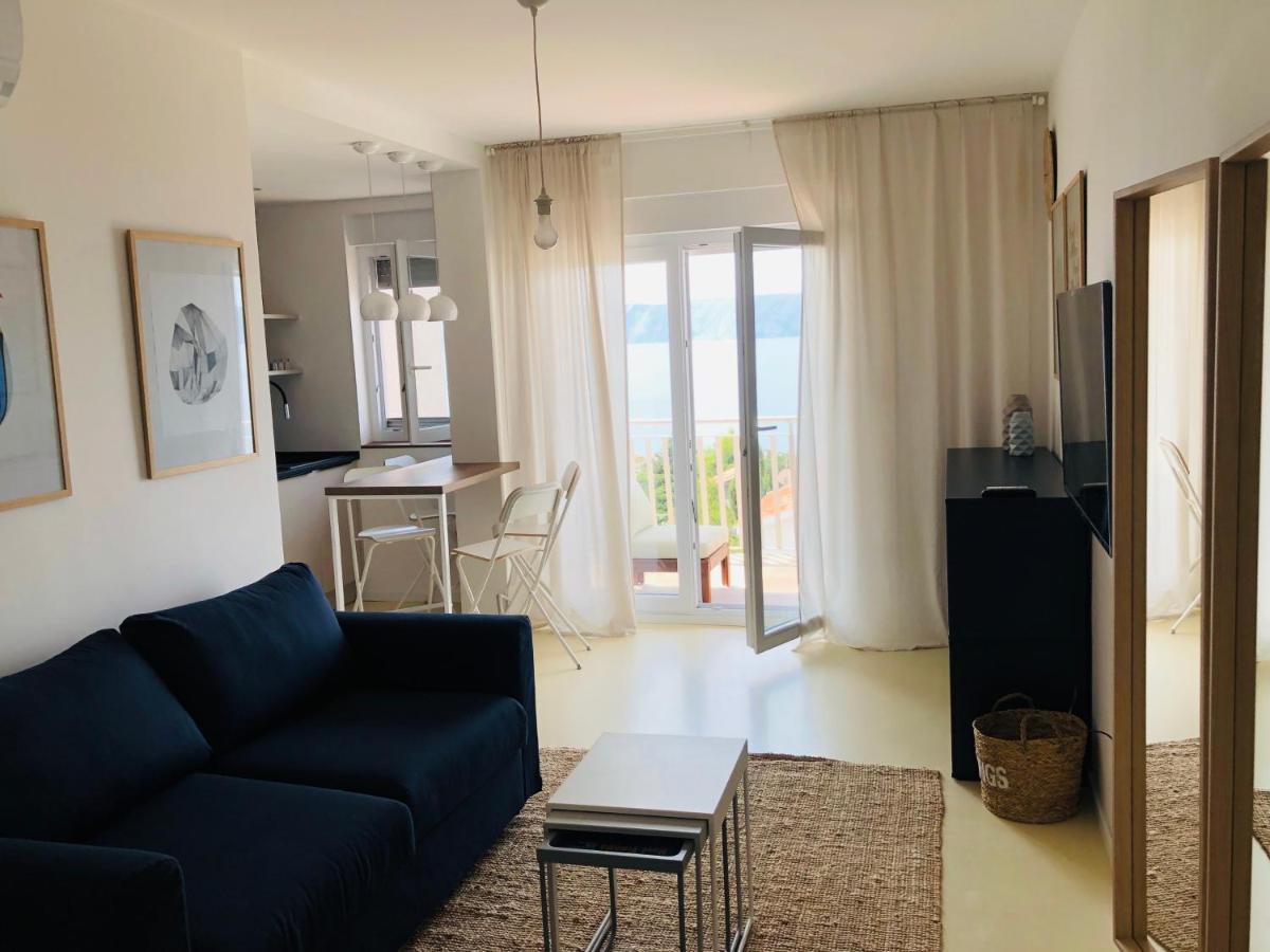 Apartman Meghan Novi Vinodolski Exterior photo